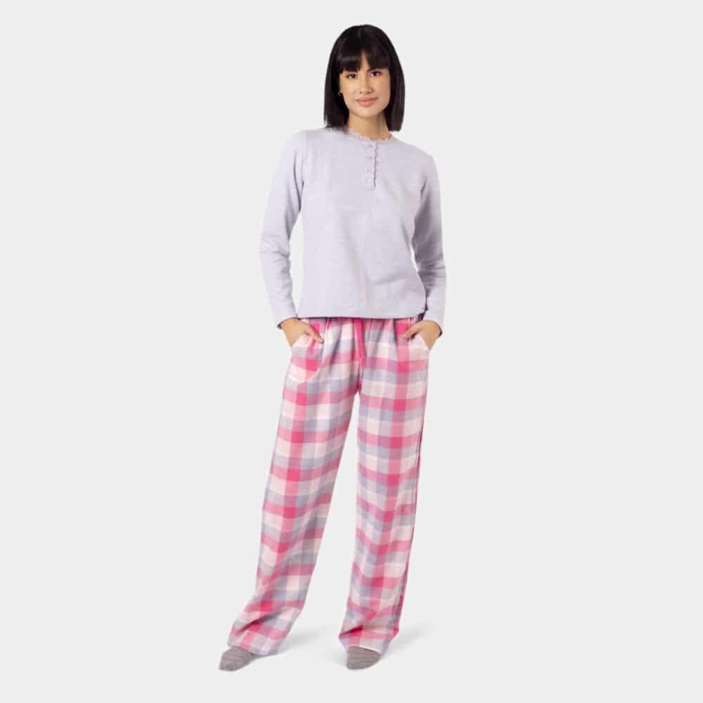 Top para Dama Reversible - PIJAMA CUADROS ROSAS FRONTAL MANOS BOLSILLO 1500 x 1500 JPG - Sydney